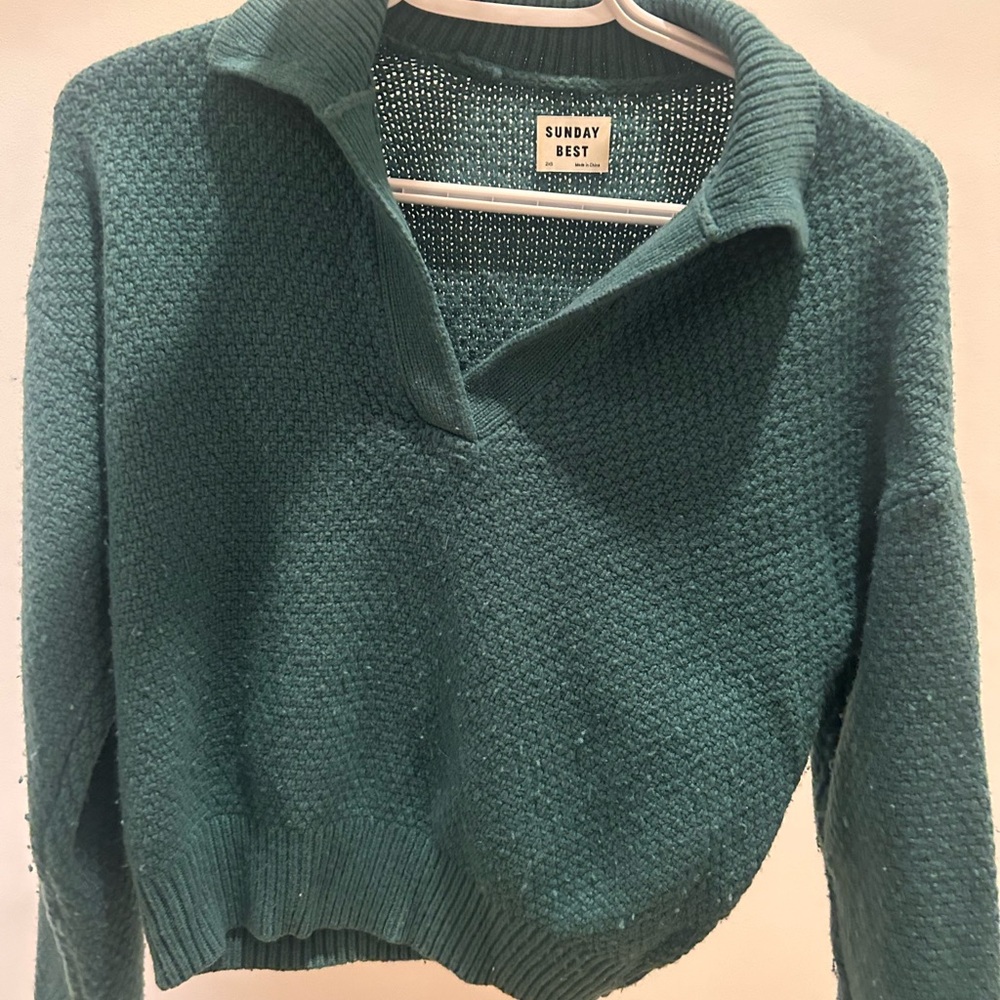 Sunday Best Green V-Neck Sweater with Textured Design (Polo Ed).